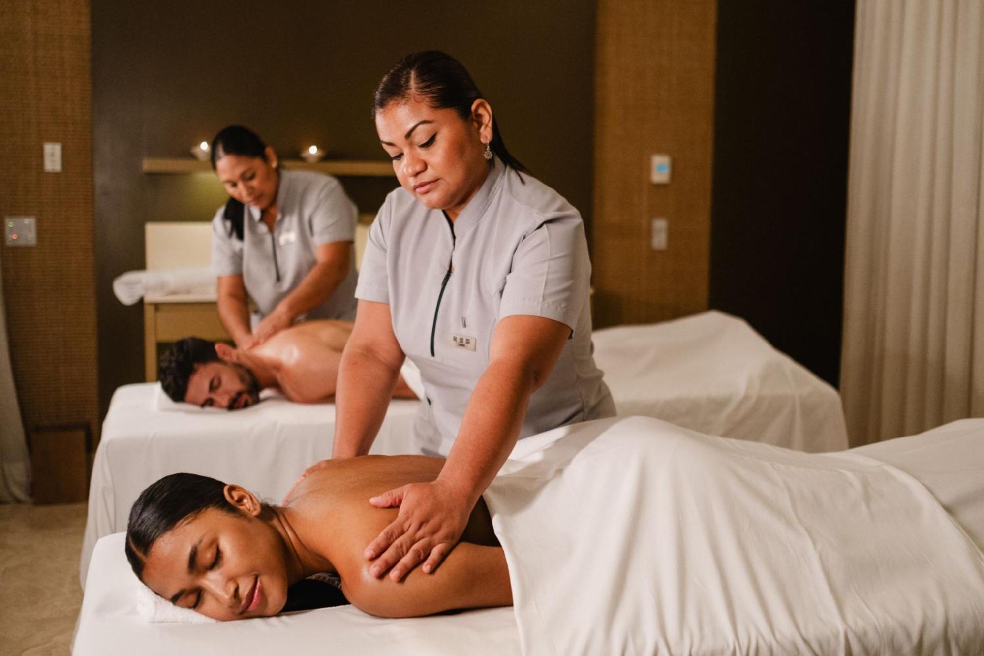 Hotel Paracas, A Luxury Collection Resort, Paracas Exterior foto Massage therapists at work